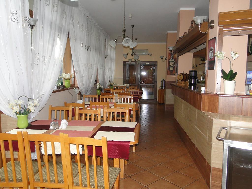 Dworek Familijny Kolobrzeg Exterior photo